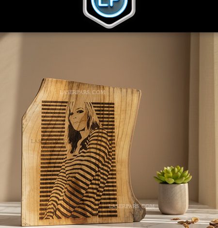 حکاکی عکس قدی روی چوب ابعاد 3040